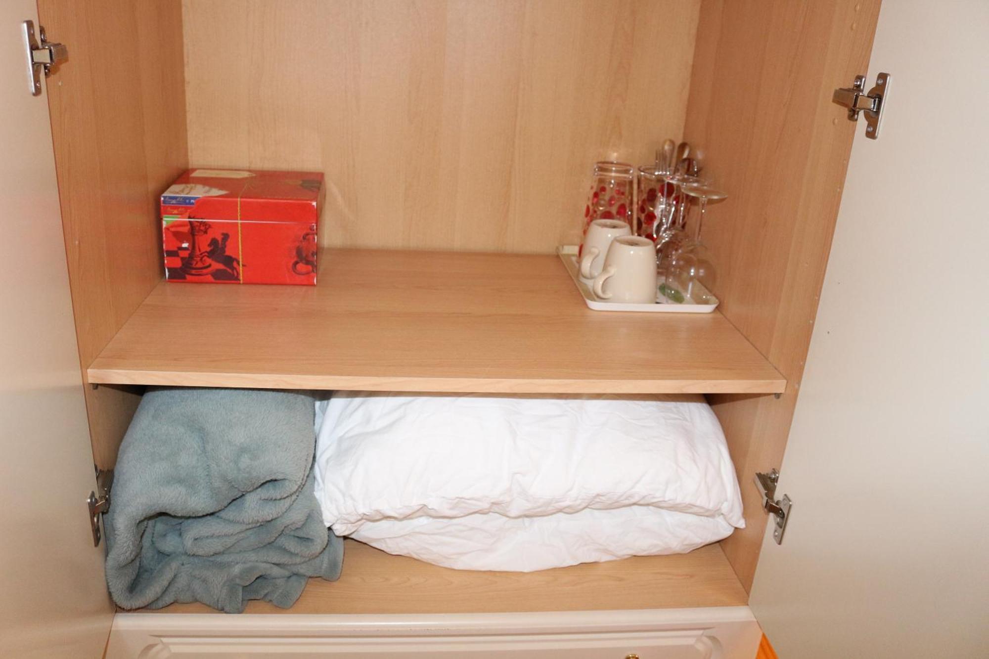 Ensuite Master Bedroom, Private Bathroom, Inside Family Home, Walking Distance To Harry Potter 왓퍼드 외부 사진