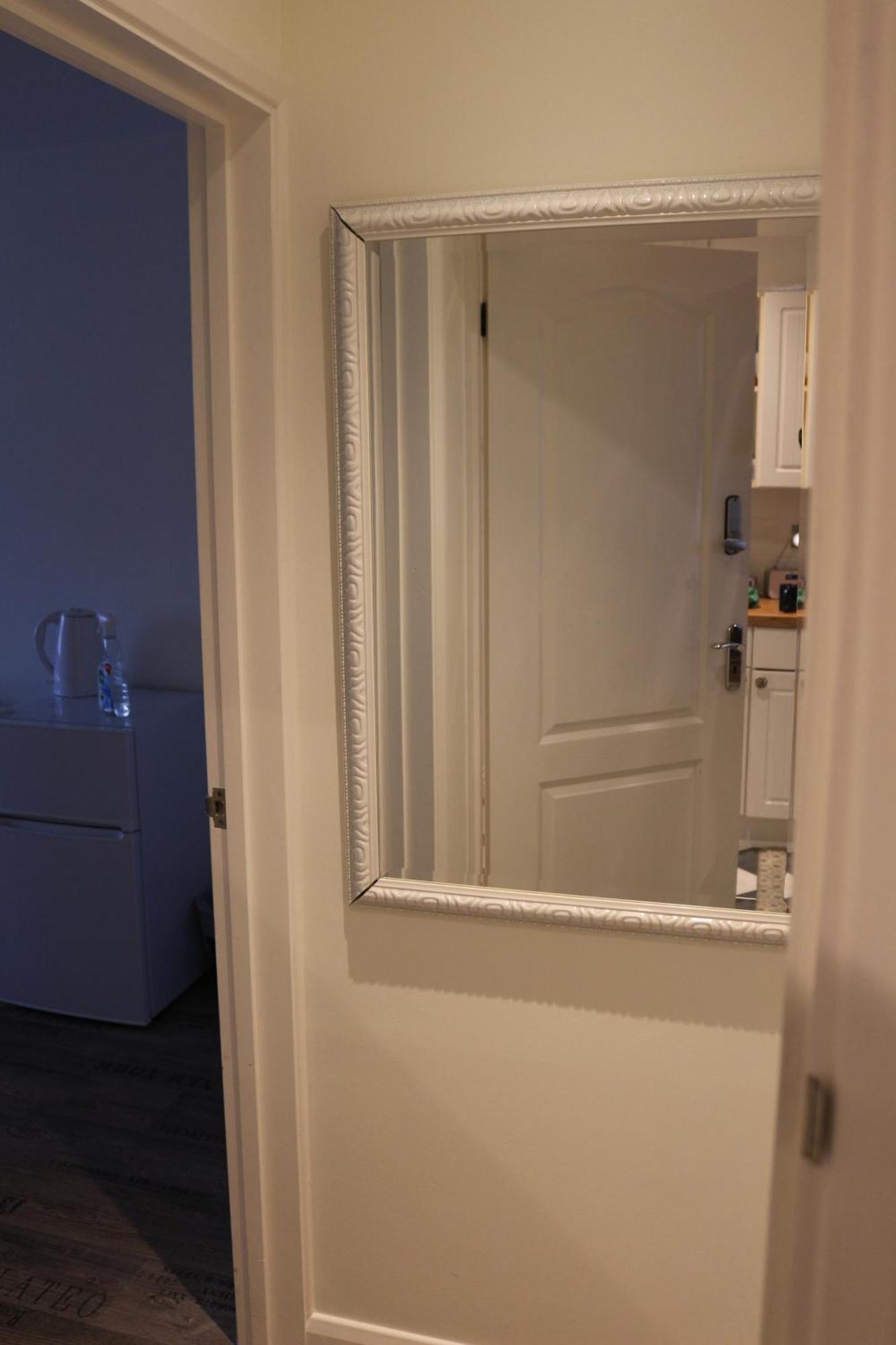 Ensuite Master Bedroom, Private Bathroom, Inside Family Home, Walking Distance To Harry Potter 왓퍼드 외부 사진